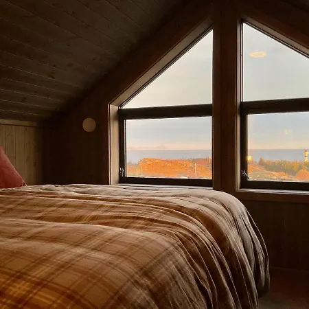 The Magic View Of Lofoten - Nature & Sea Chalet *