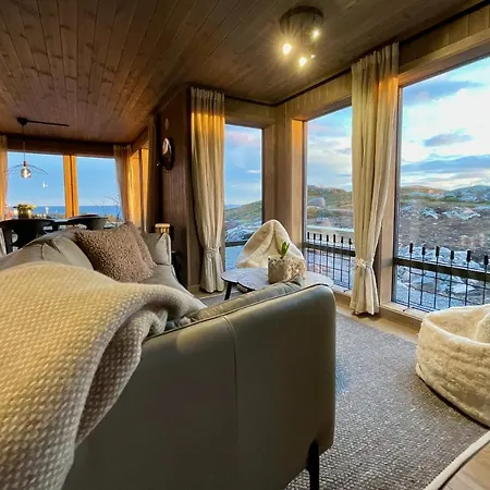 The Magic View Of Lofoten - Nature & Sea Chalet *