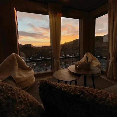 The Magic View Of Lofoten - Nature & Sea Chalet *