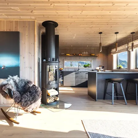 The Magic View Of Lofoten - Nature & Sea Chalet *