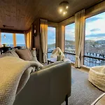 The Magic View Of Lofoten - Nature & Sea Chalet *